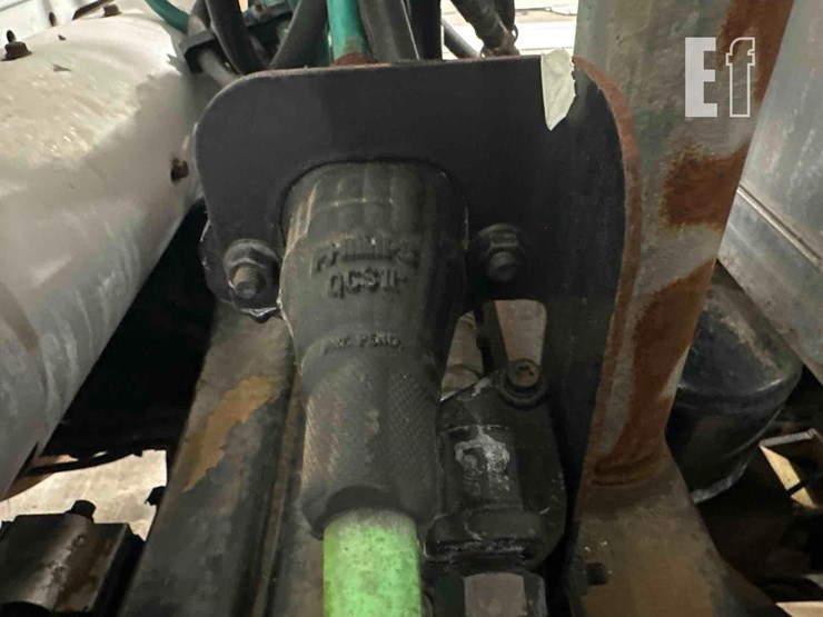 2009-mack-granite-gu713-image-35