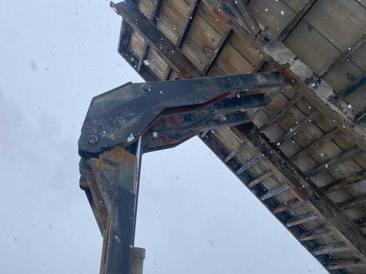 1983-ford-9000-image-43