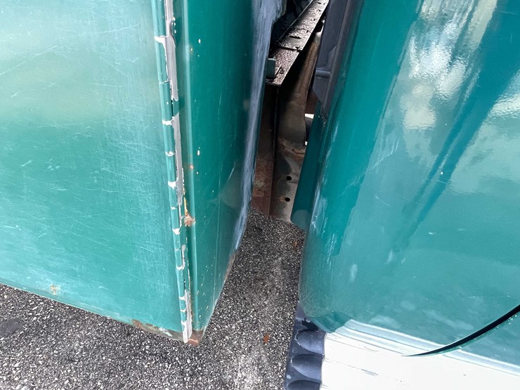 2011-chevrolet-1500-image-22