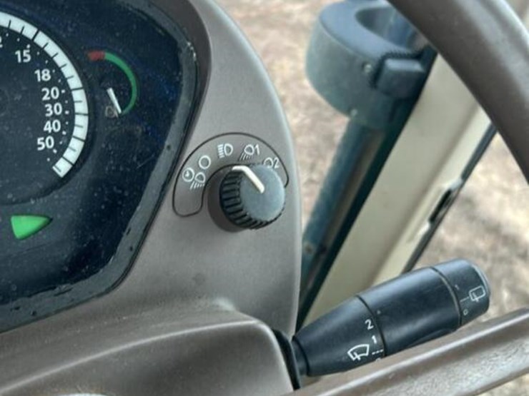 2010-john-deere-7330-image-23