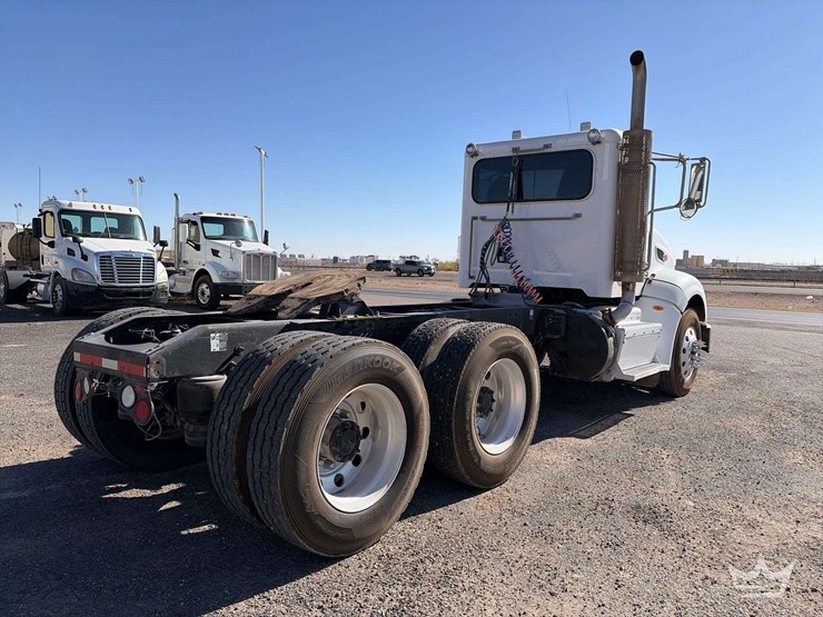 2012-peterbilt-386-image-4