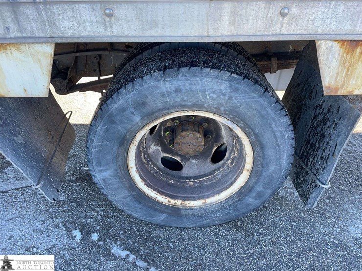 2011-ford-e-series-s/a-cube-van-image-21