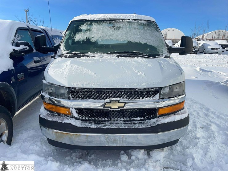 2018-chevrolet-express-dual-rear-wheel-cab-&-chassis-image-6