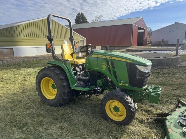 john-deere-3033r-image-2