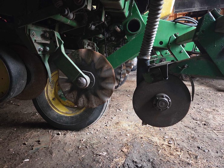 john-deere-7000-image-12