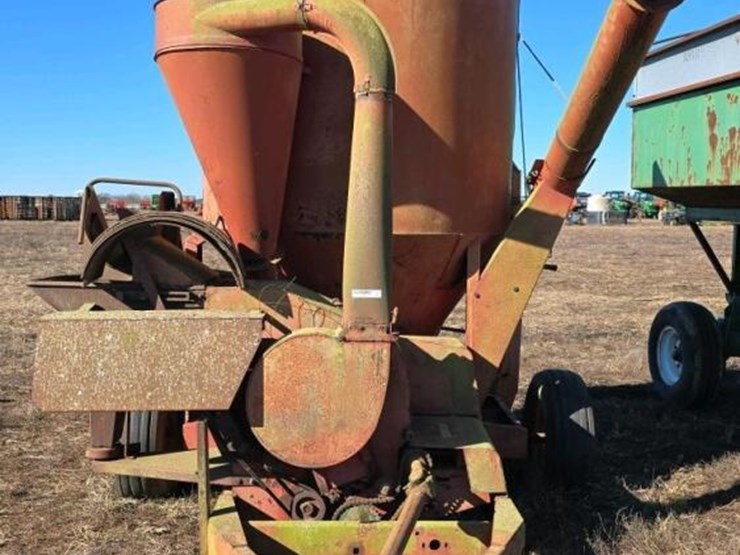 farmhand-feed-grinder,-s/n-42964-image-1