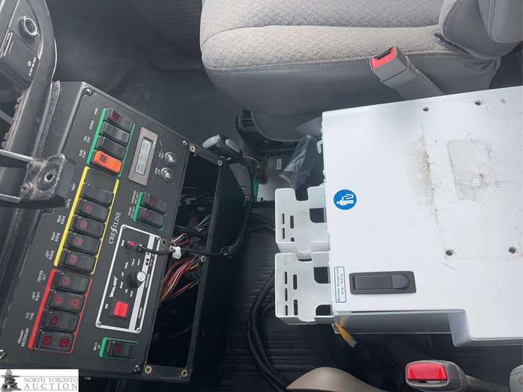 2016-chevrolet-express-s/a-ambulance-image-17