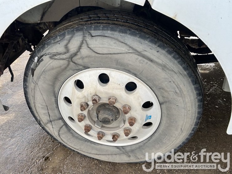 2007-kenworth-t300-image-12