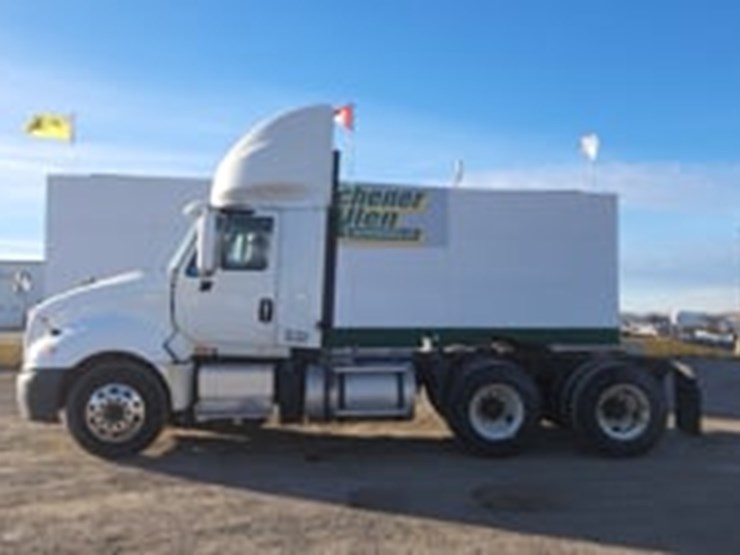 2017-international-prostar-image-5