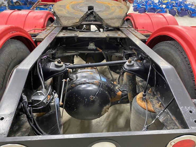 2014-peterbilt-365-image-36