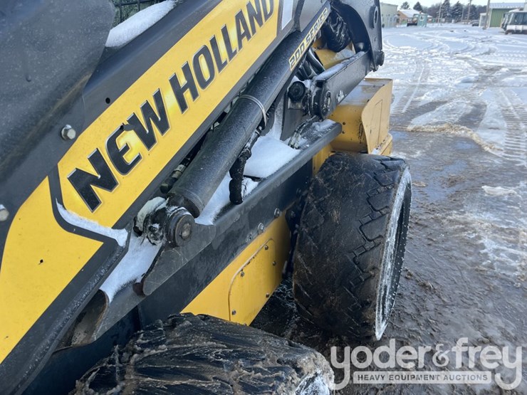 2017-new-holland-l234-image-17