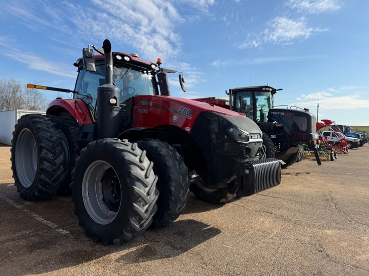 2020-case-ih-magnum-280-image-2