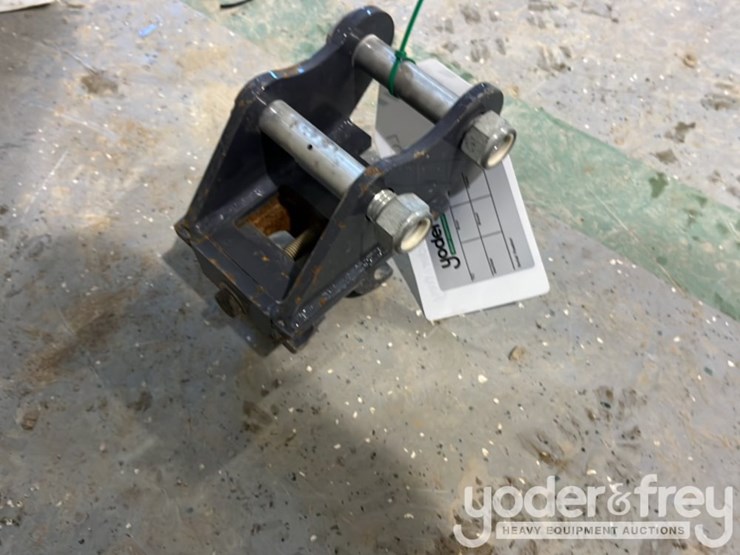 tpm-quick-hitch-to-suit-mini-excavator,-1”-pin-image-3