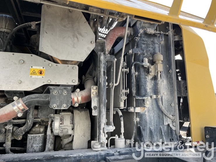 2014-komatsu-wa320-7-image-23