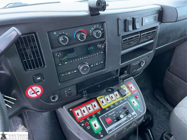 2017-chevrolet-express-s/a-ambulance-image-22