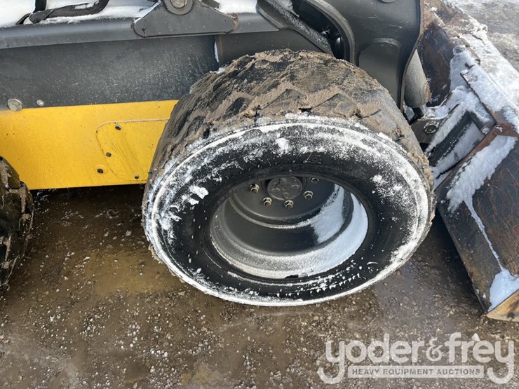 2017-new-holland-l234-image-10