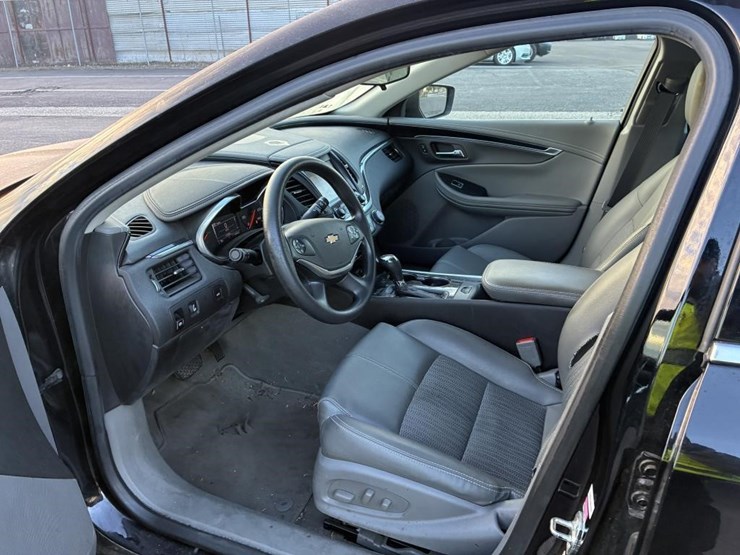 2019-chevrolet-impala-sedan-image-12