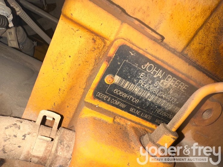 2016-deere-700k-lgp-image-24