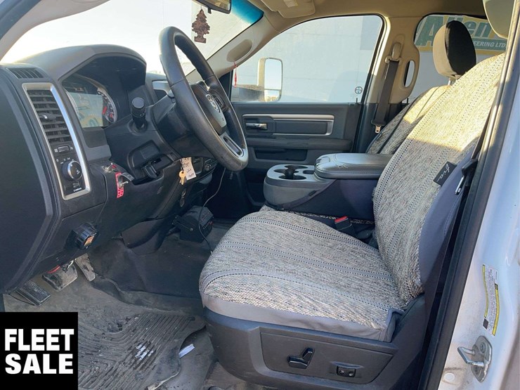 2014-ram-5500-4x4-s/a-bucket-truck-image-14