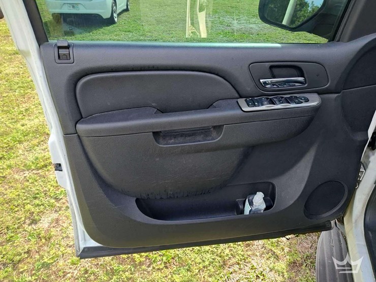 2012-chevrolet-tahoe-image-19