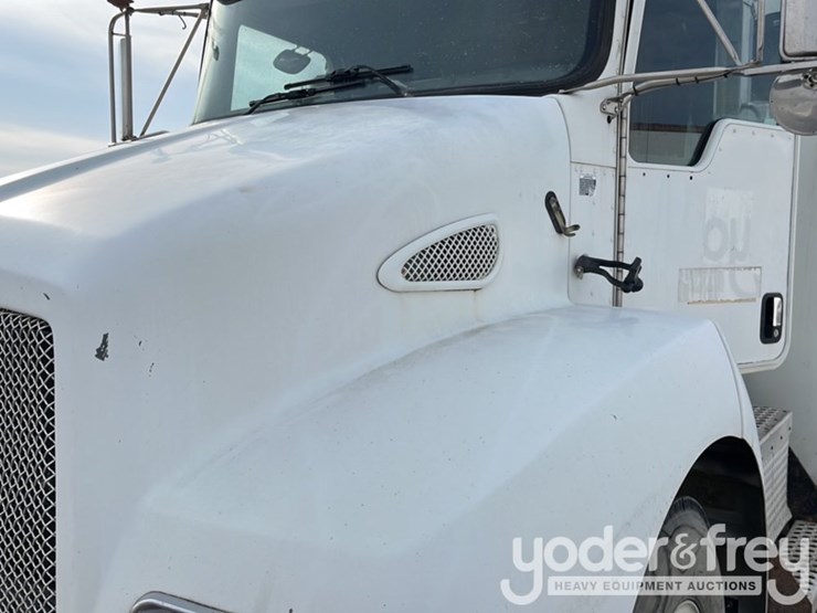 2007-kenworth-t300-image-64