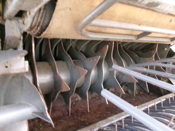 2014-claas-variant-360-image-6