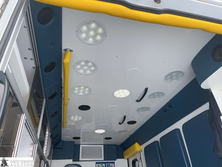 2016-chevrolet-express-s/a-ambulance-image-35