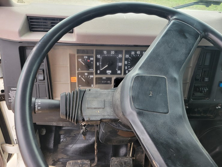 2000-case-ih-4700-image-32