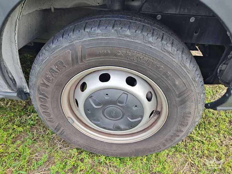 2018-ford-transit-image-33