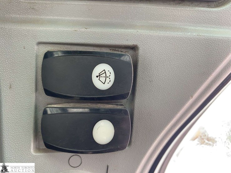 2016-caterpillar-259d-image-23