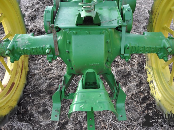 john-deere-b-image-13