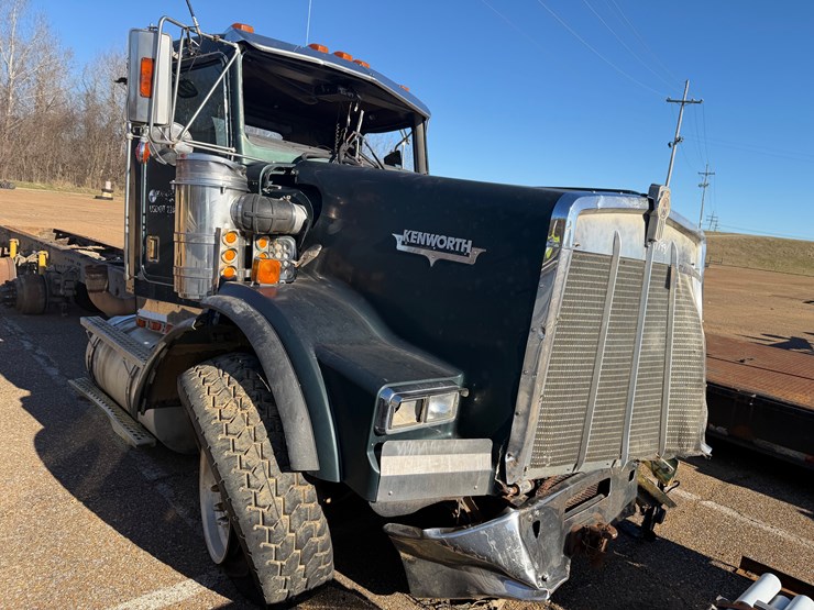 #7799-•-kenworth-salvage-image-4