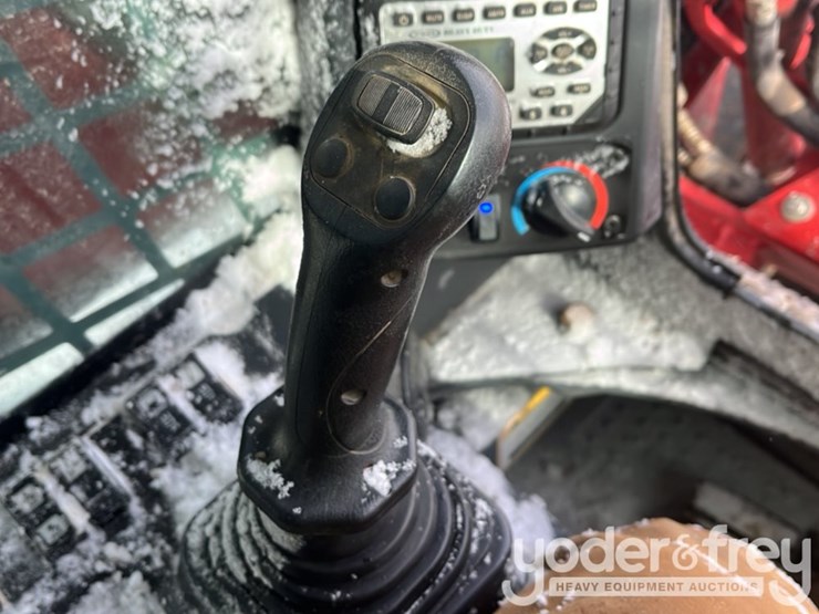 2022-takeuchi-tl12r2-image-44