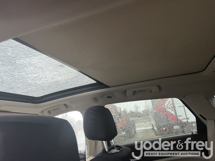 2014-cadillac-srx-image-29