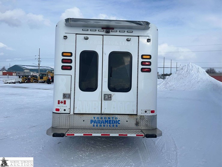 2016-chevrolet-express-s/a-ambulance-image-5