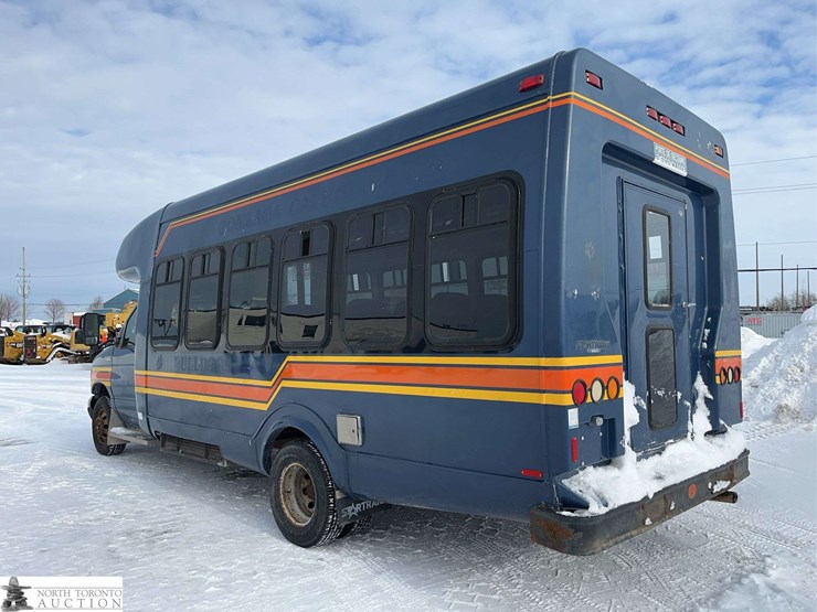 2005-ford-e-series-s/a-24-passenger-bus-image-6