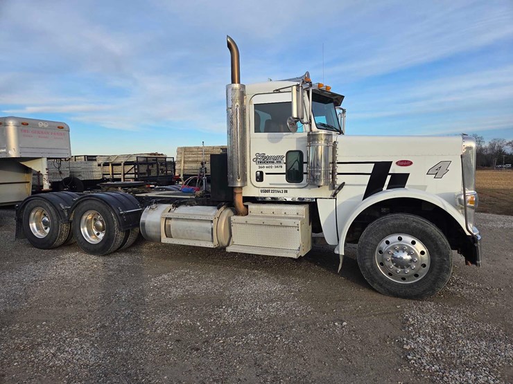 2013-peterbilt-388-image-2