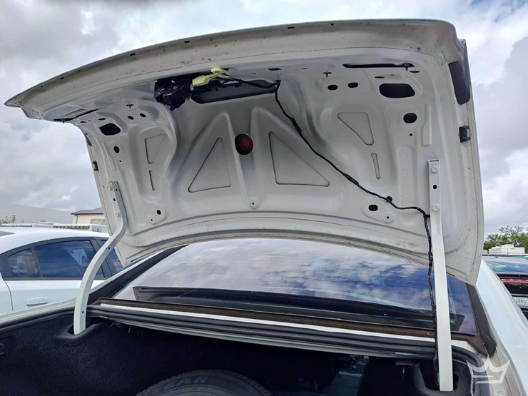 2017-dodge-charger-sedan-image-28