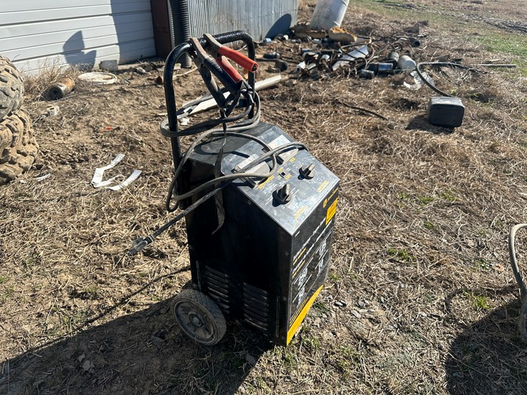 #35617-•-john-deere-250amp-battery-charger---engine-starter-image-2