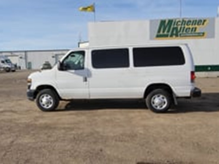 2011-ford-cargo-image-5