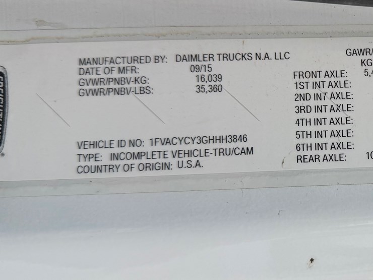 2016-freightliner-m2-106-image-17
