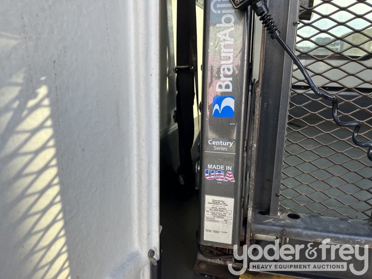 2016-ford-e450-image-8