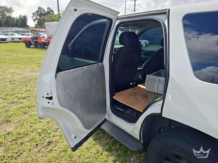 2012-chevrolet-tahoe-image-33