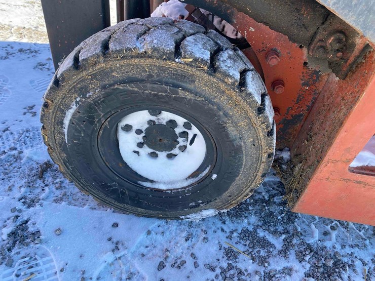 nissan-40-lp-forklift-image-12