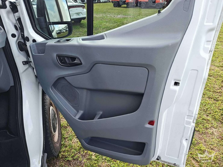 2018-ford-transit-image-39