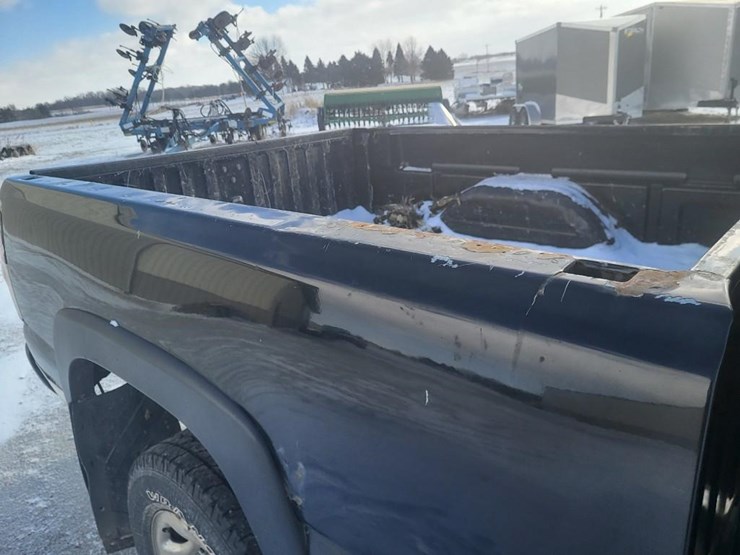 2004-chevrolet-2500hd-image-29