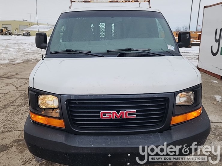 2011-gmc-savana-g2500-image-42
