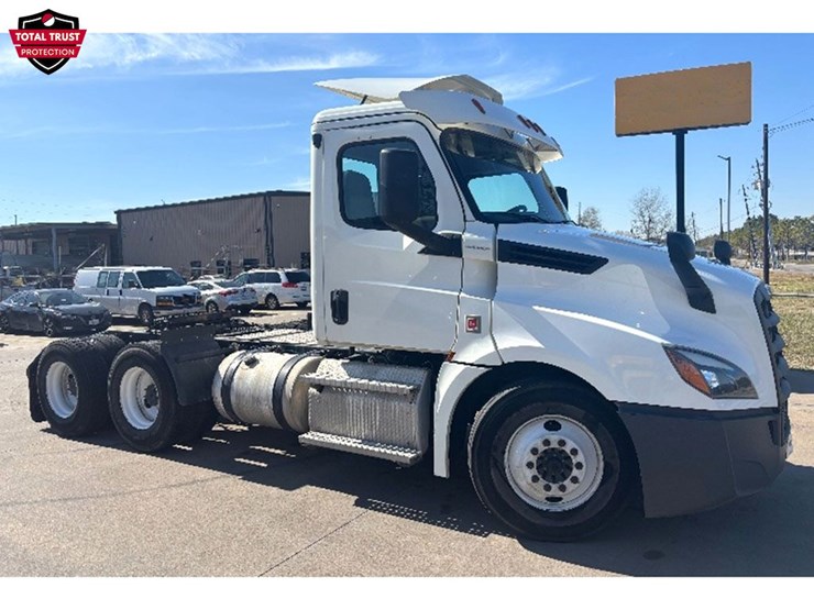 2020-freightliner-cascadia-126-image-1