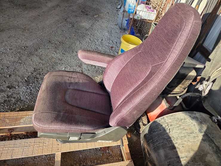 semi-driver-seat,-like-new-image-15