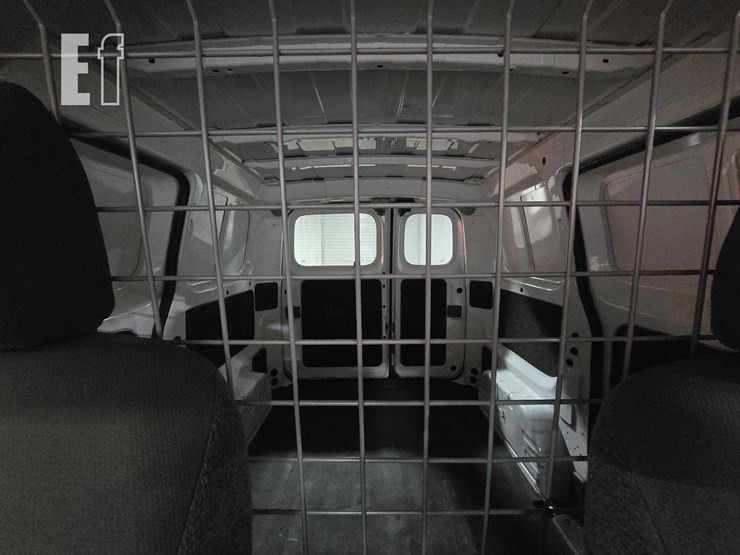 2014-nissan-nv200-image-15